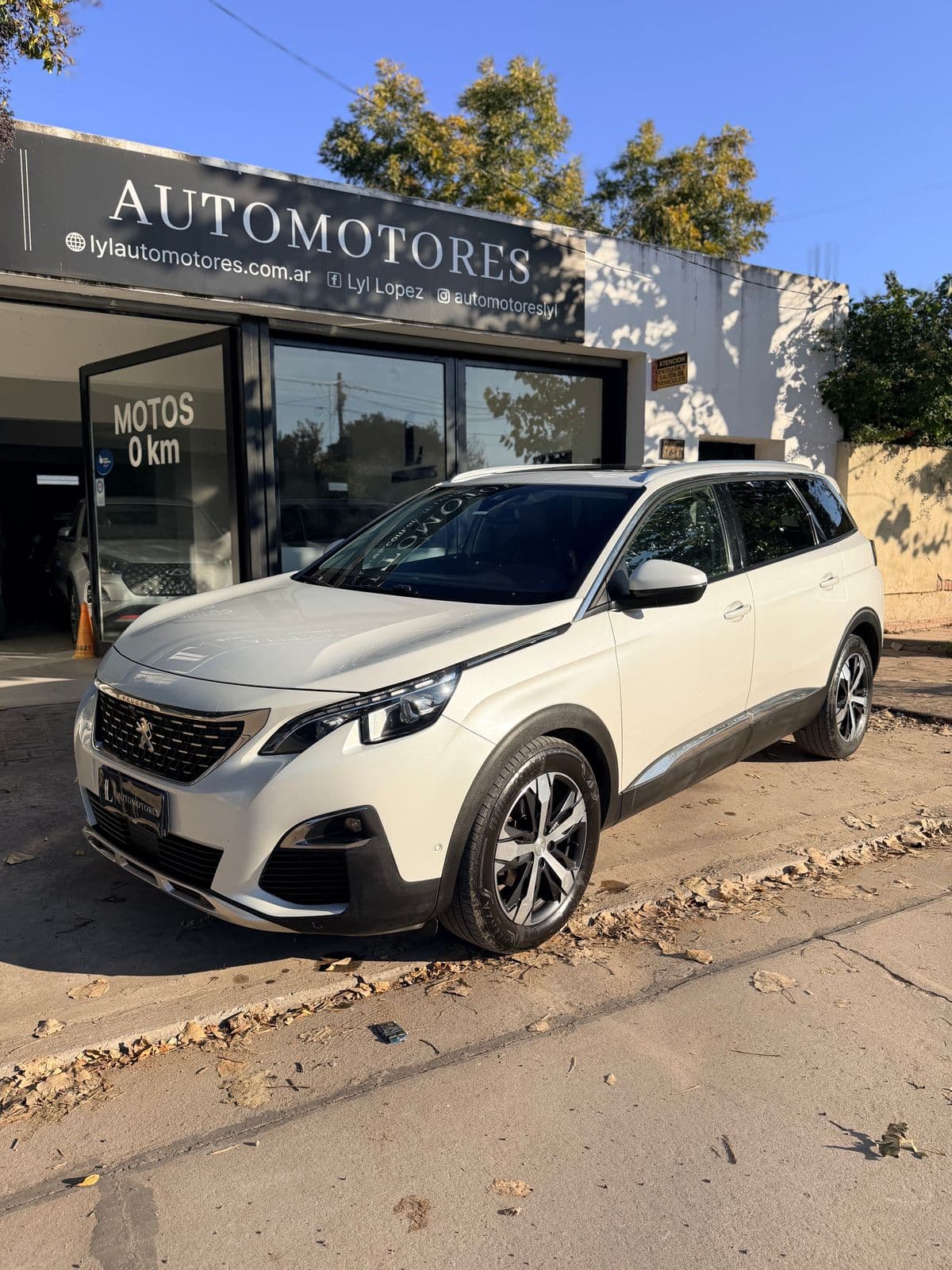 Foto de PEUGEOT 5008 1.6 ALLURE PLUS TIP. L17