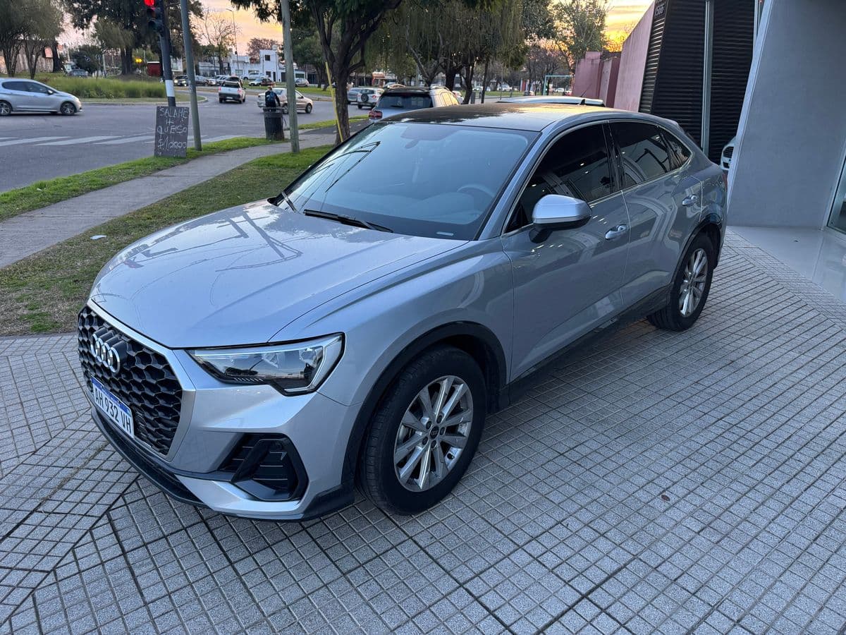 Foto de AUDI Q3 1.4 T 150HP 35 STRONIC SPORTBACK