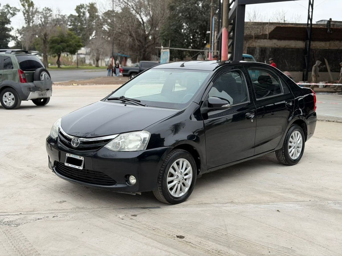 Foto de TOYOTA ETIOS 1.5 4 PTAS XLS