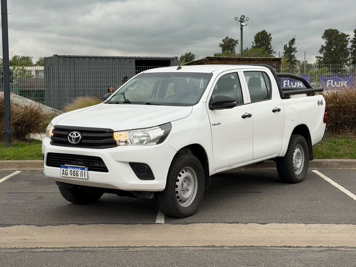 Foto de TOYOTA HILUX L/21 2.4 DC 4X4 TDI DX