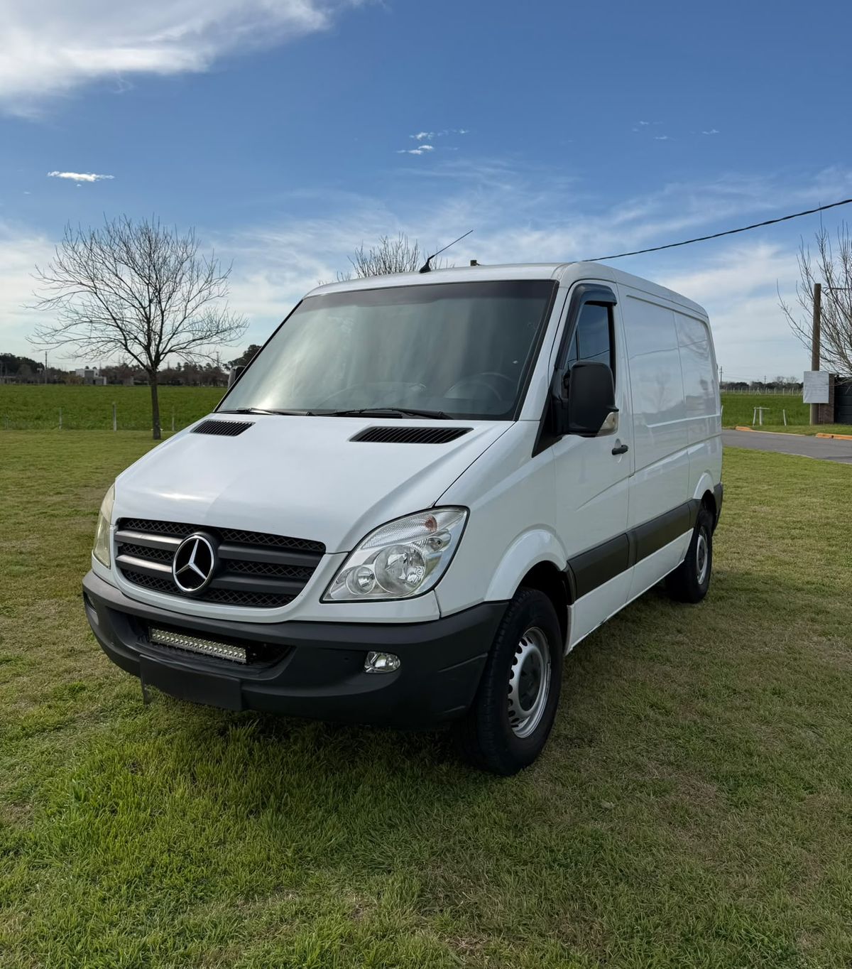 Foto de MERCEDES BENZ SPRINTER 411 STREET FURGON 3250 V2
