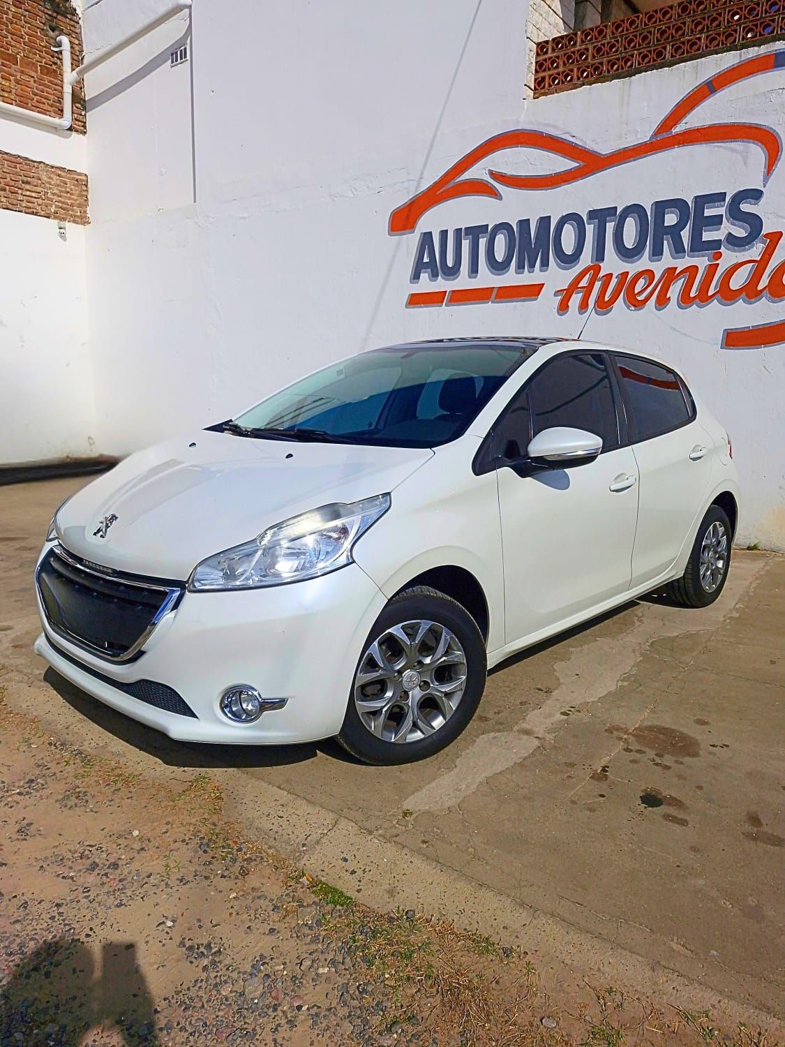 Foto de PEUGEOT 208 1.6 5P ALLURE TOUCH