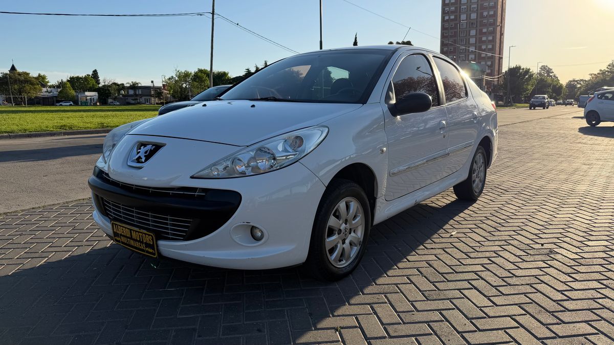 Foto de PEUGEOT 207 COMPACT 1.4 HDI 4 P.XS//ALLURE