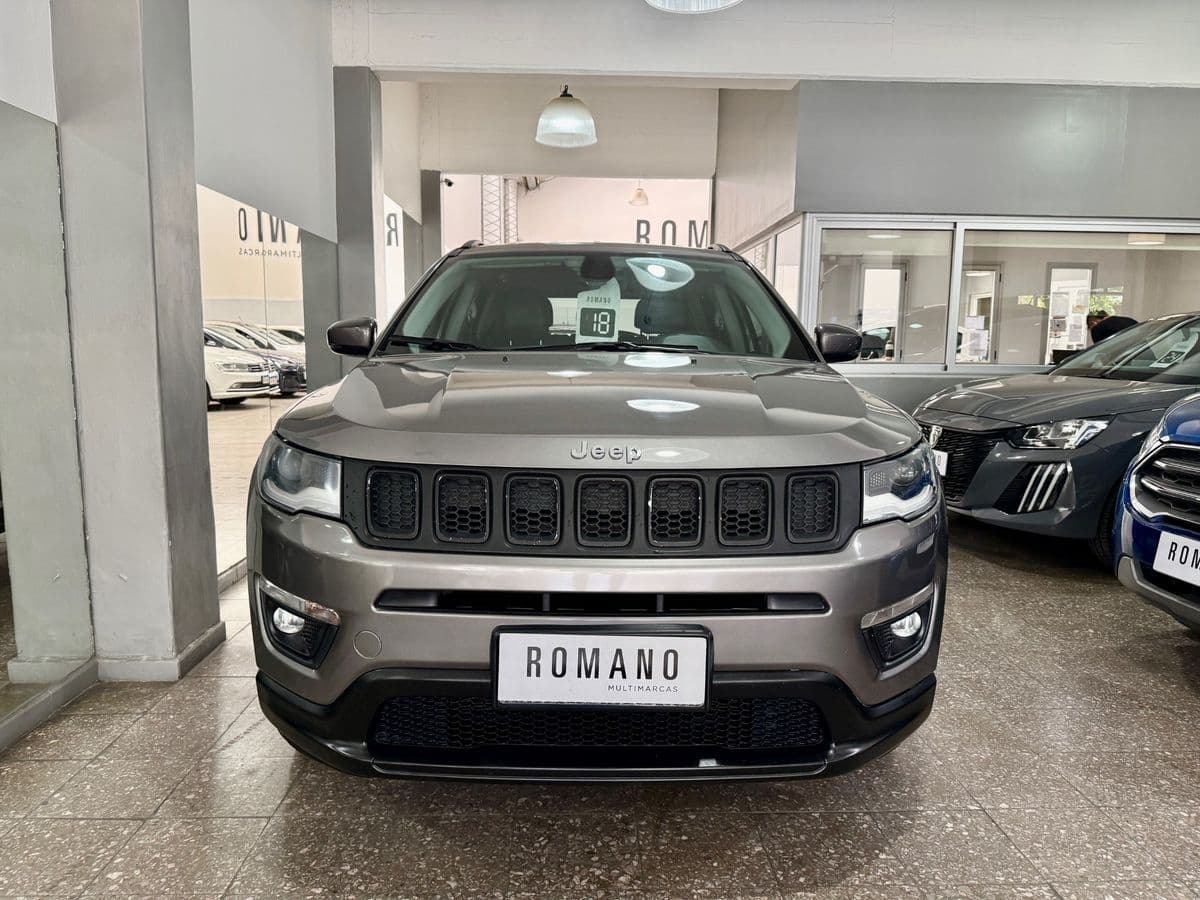 Foto de CHRYSLER JEEP COMPASS 2.4 LONGITUDE AT6 4X2