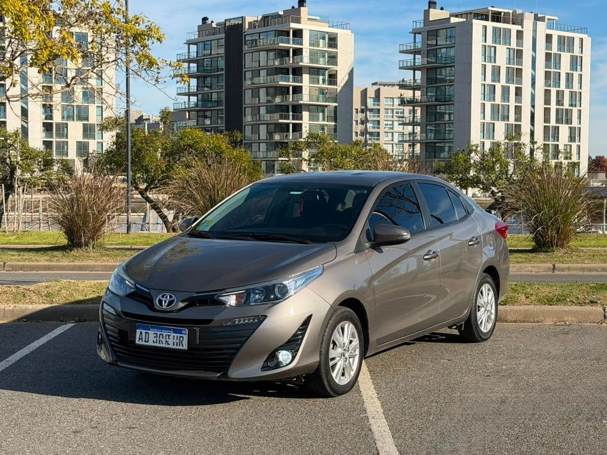 Foto de TOYOTA YARIS 1.5 4 PTAS XLS