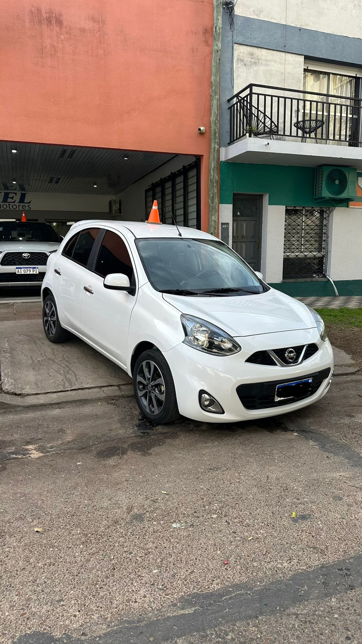 Foto de NISSAN MARCH 1.6 ADVANCE PURE DRIVE
