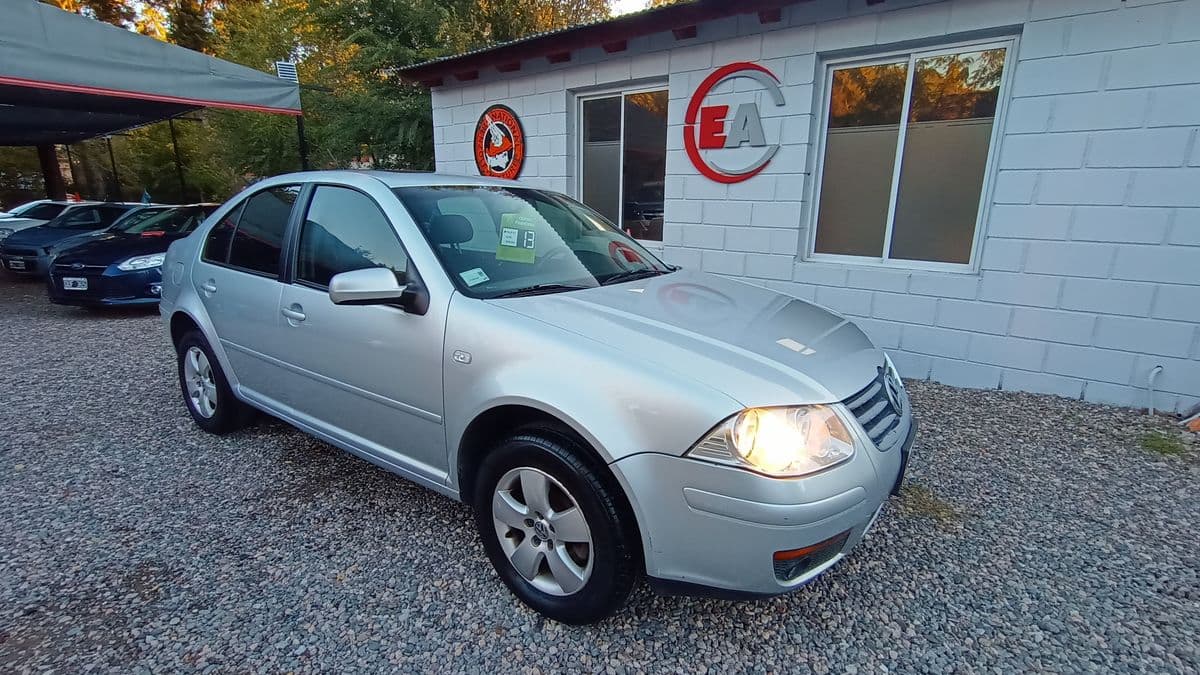 Foto de VOLKSWAGEN BORA 2.0 MPI TRENDLINE L/07