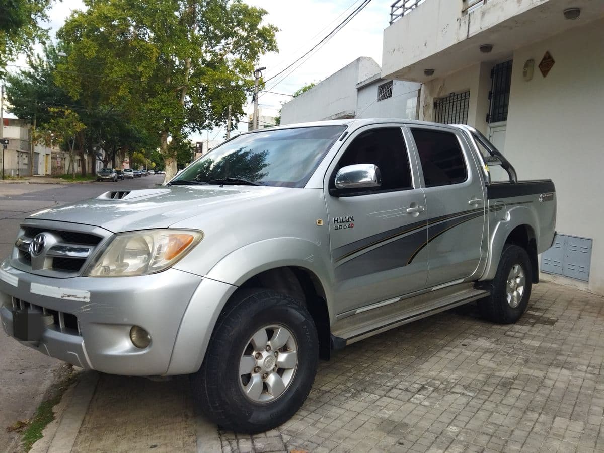 Foto de TOYOTA HILUX 3.0 D/CAB 4X4 TD SRV