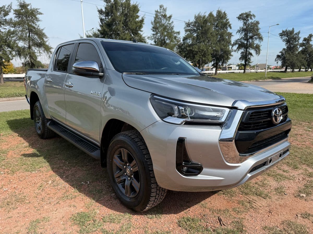 Foto de TOYOTA HILUX L/21 2.8 DC 4X4 TDI SRV AT6