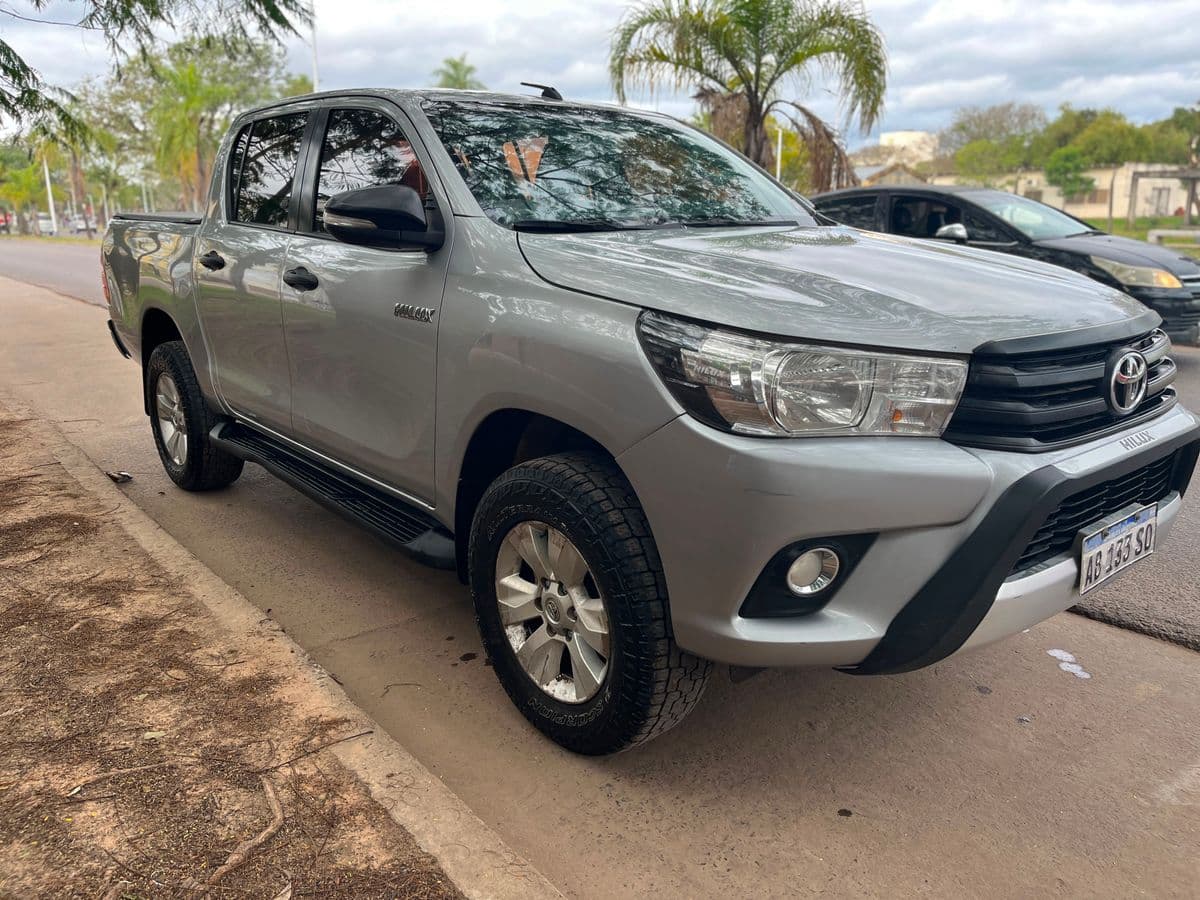Foto de TOYOTA HILUX L/16 2.4 DC 4X2 TDI DX