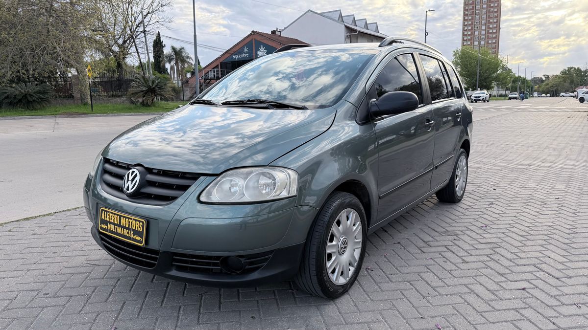 Foto de VOLKSWAGEN SURAN 1.6 TRENDLINE