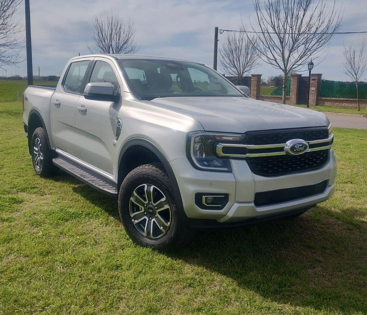 Foto de FORD RANGER 2.0 TDI DC 4X4 L/23 XLT 10AT
