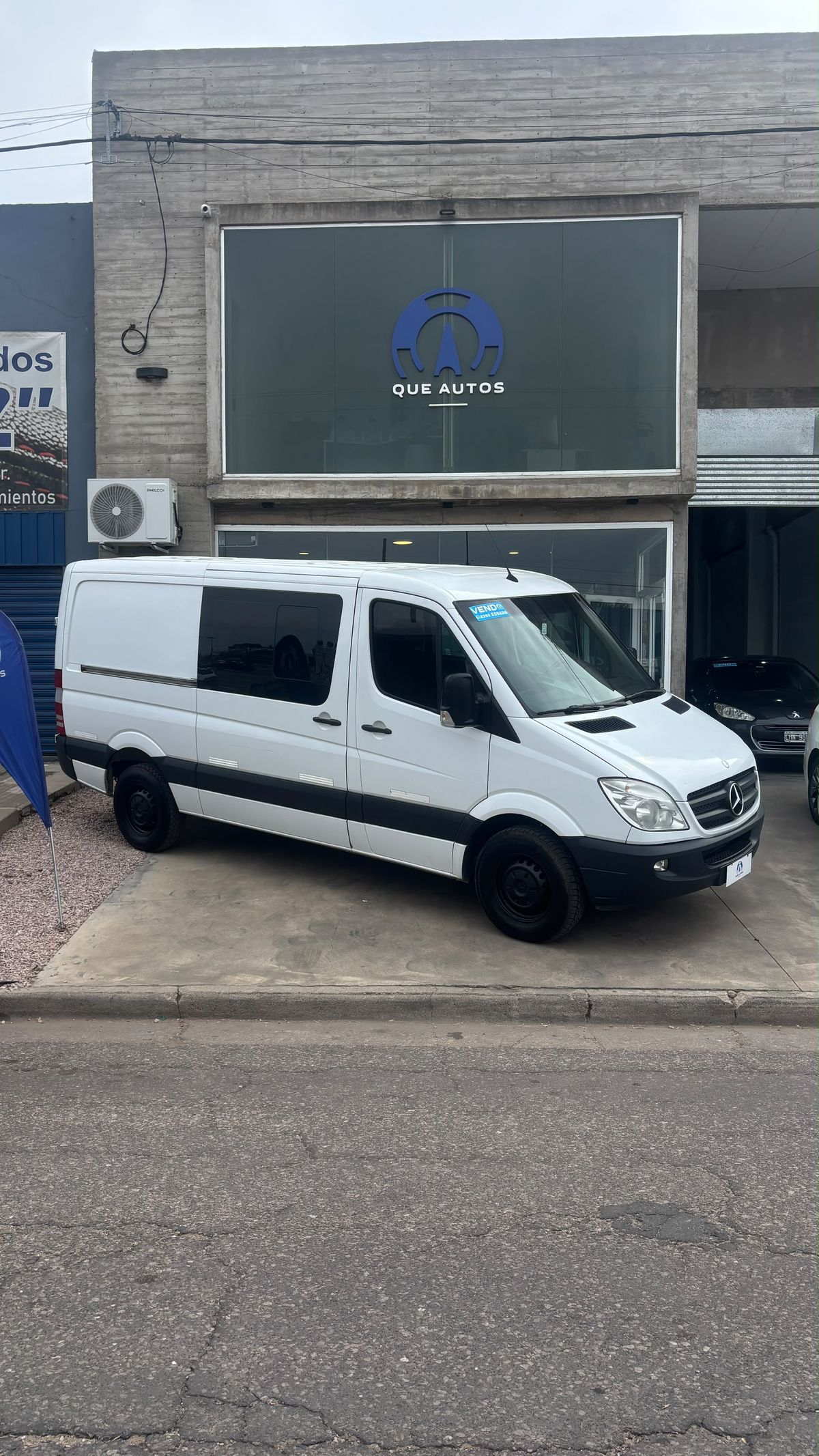 Foto de MERCEDES BENZ SPRINTER 415 FURGON 3665 MIXTO 4+1
