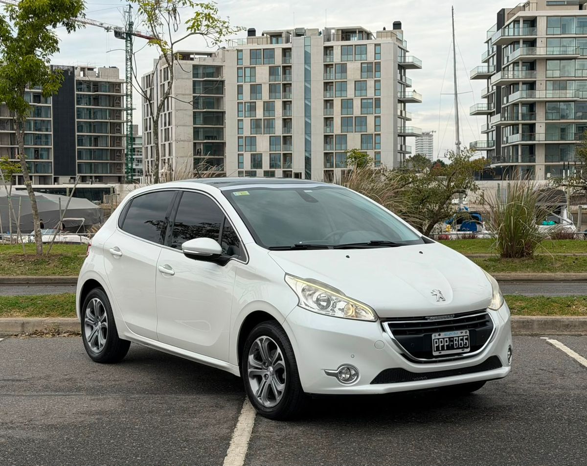 Foto de PEUGEOT 208 1.6 5P FELINE
