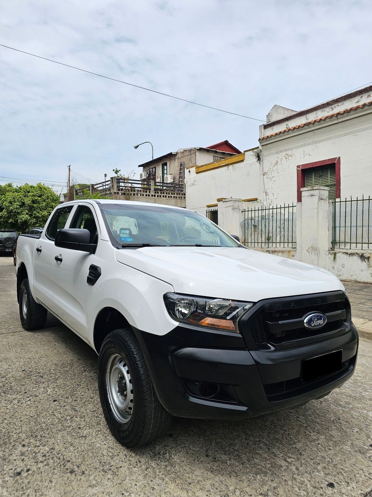 Foto de FORD RANGER 2.5 DC 4X2 L/19 XL